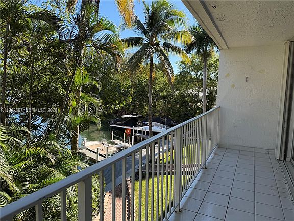 3rd image of 16531 NE 35th Ave #201