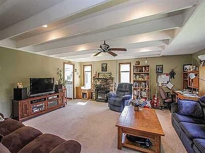 5th image of 25 Hillcrest Trl