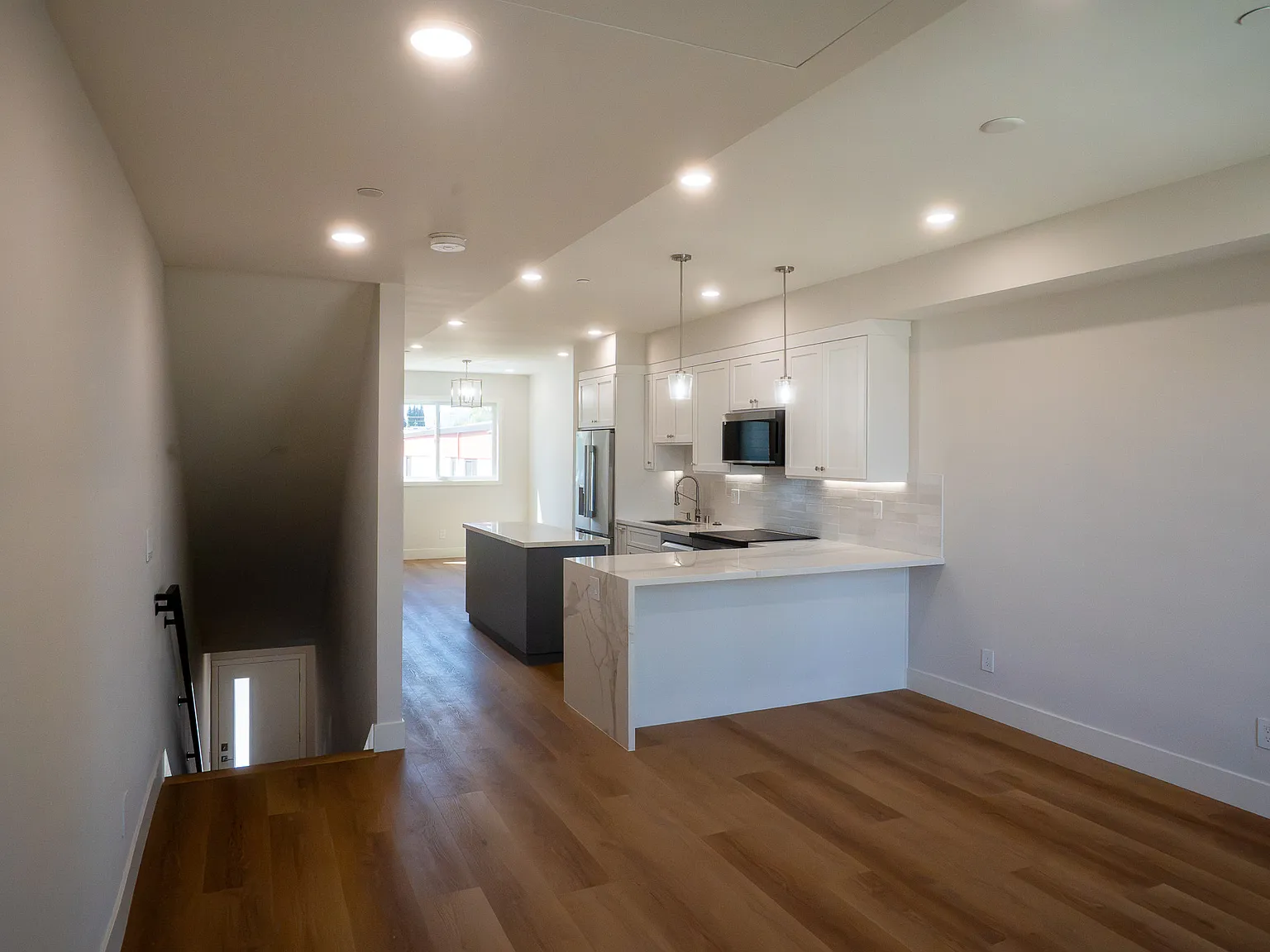 2 bed, 1331 sqft, $5,000 — Photo 3