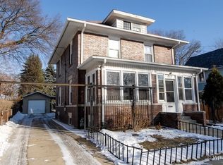 213 Plum St, Aurora, IL 60506