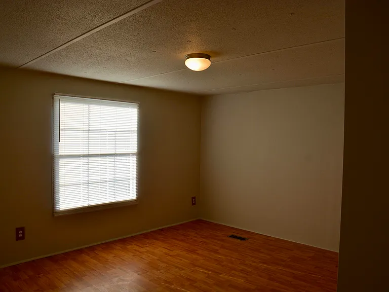 111 Brighton Dr — Photo 13