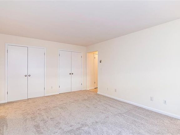 5th image of 123 Foxwood Cir