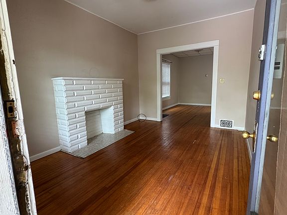 2nd image of 1878 S Pearl St #1878