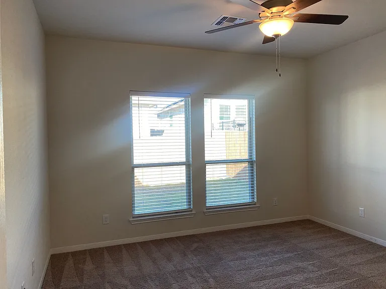 2220 Chia Ct — Photo 11