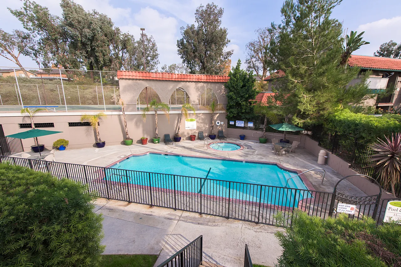 Windwood Apartments — Photo 2