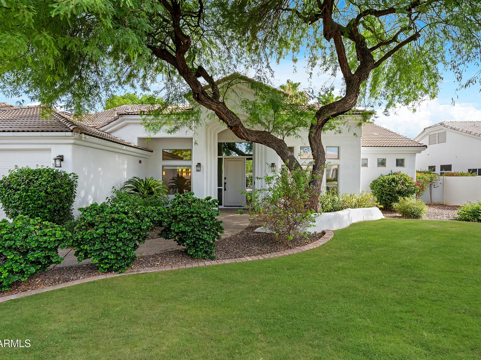 4 bed, 2.5 bath, 3413 sqft, $9,200 — Photo 3