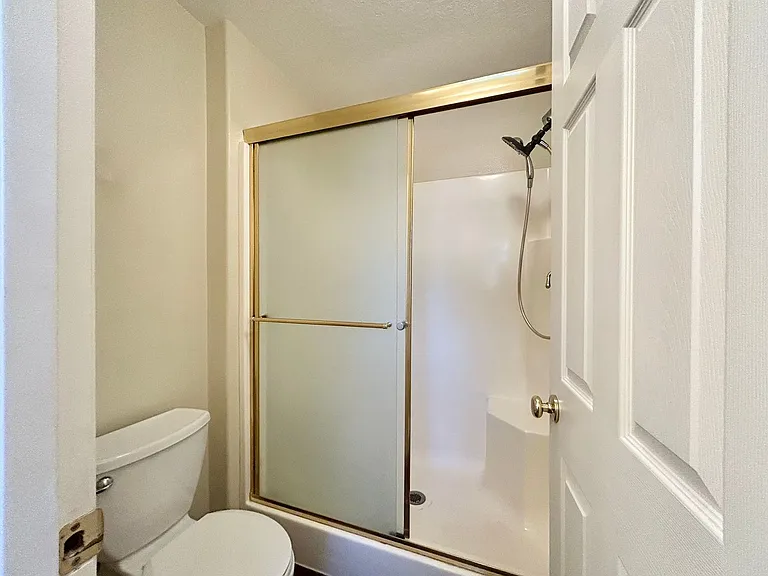 1218 NE Kinney St — Photo 45