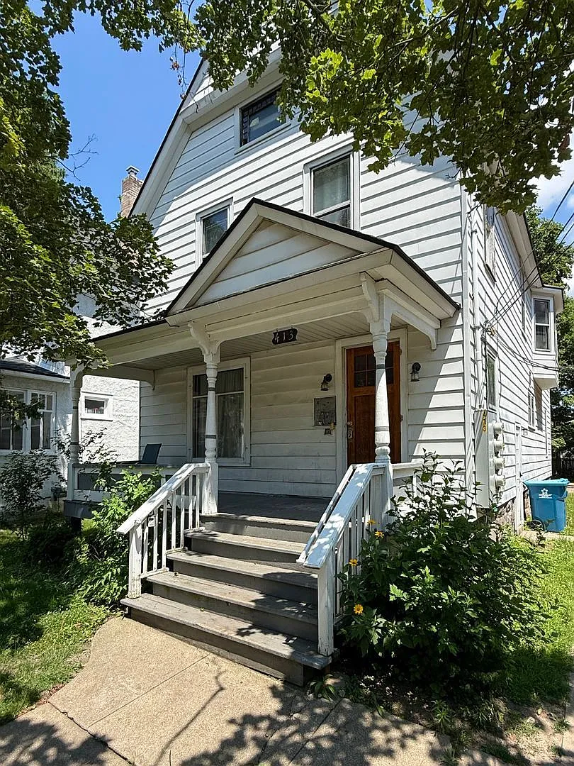 2 bed, 1.0 bath, $1,175 — Photo 1