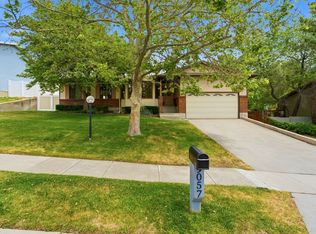 9057 Cherbourg Pl, Sandy, UT 84093