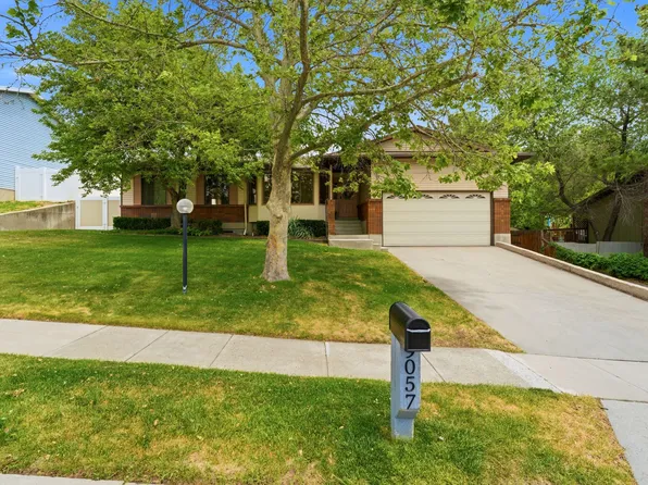 9057 Cherbourg Pl, Sandy, UT 84093
