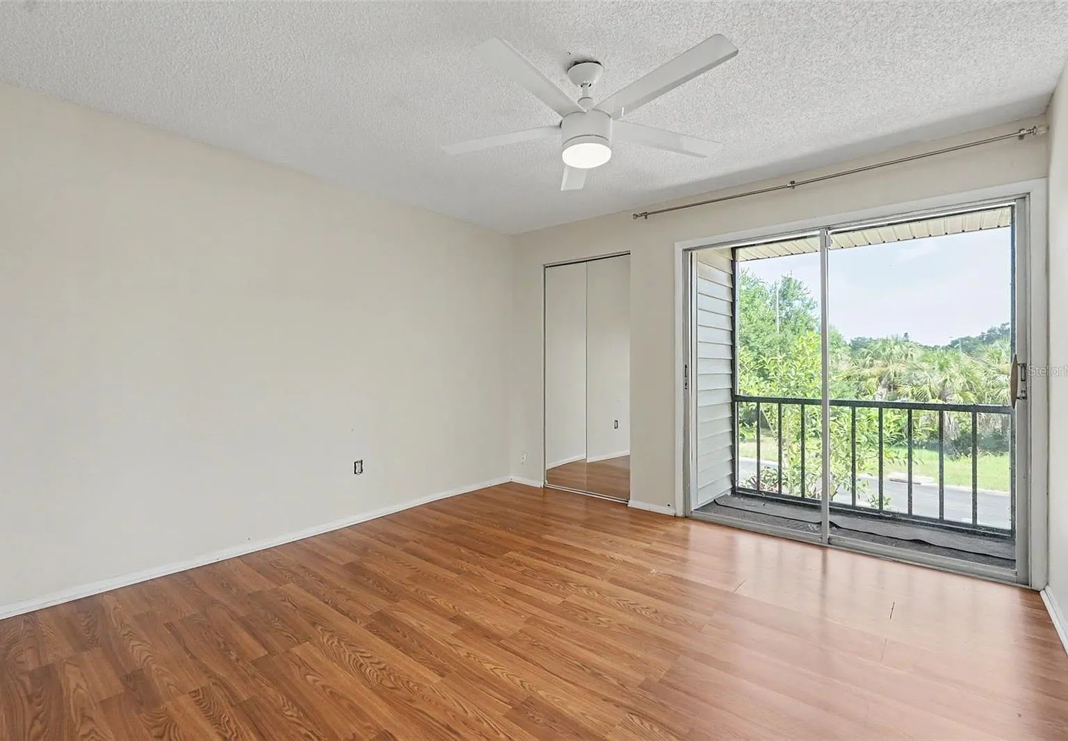 3 bed, 2.5 bath, 1500 sqft, $2,300 — Photo 3