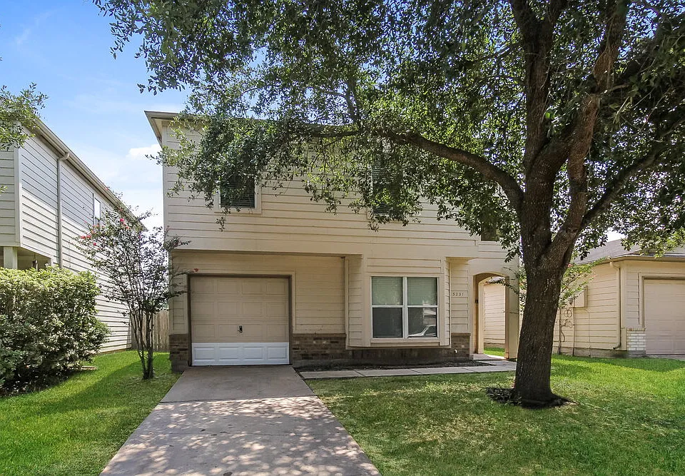 3231 Dartmouth Field Ln