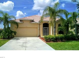 2136 Oxford Ridge Cir, Lehigh Acres, FL 33973