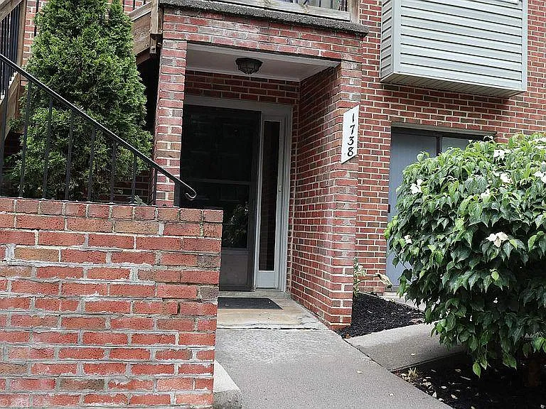 1738 Donlee Dr — Photo 1