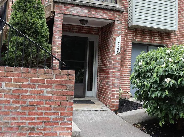 1738 Donlee Dr, Blacksburg, VA 24060