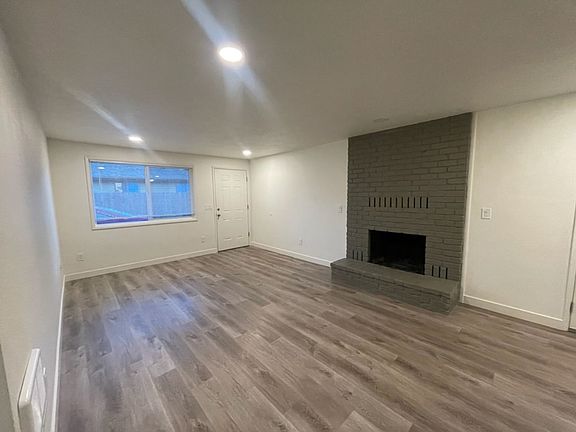 4th image of 908 NE 21st Ave