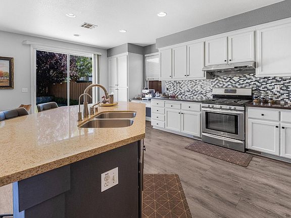 5th image of 308 Arrowhead Way