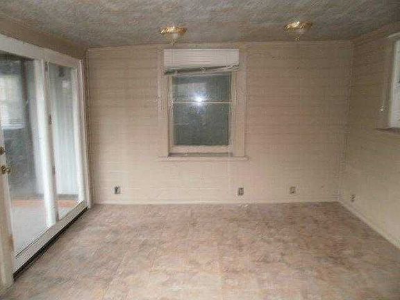 3rd image of 62 Manville Ave