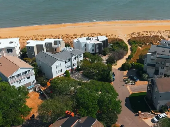 3745 Dupont Cir, Virginia Beach, VA 23455