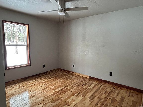 5th image of 75 Black Oak