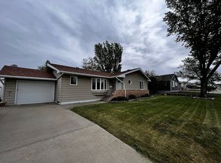 226 W Laurel Ave, Plentywood, MT 59254