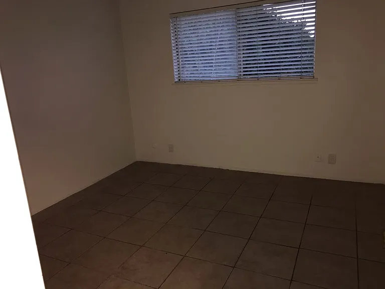 630 Maple St — Photo 35