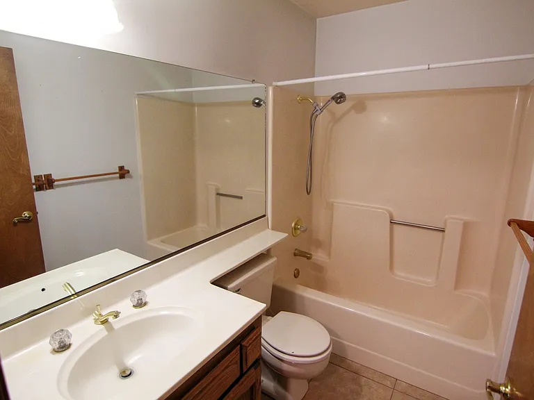 6827 Creekside St — Photo 15