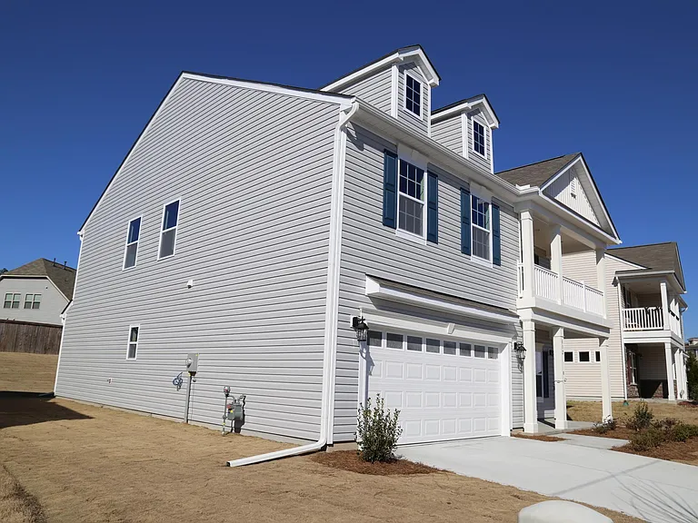832 Ember Dr — Photo 3