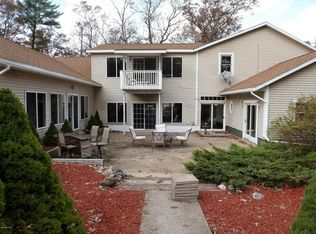 7497 Russell Rd, Twin Lake, MI 49457