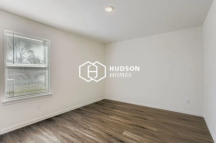 8350 Tidwell Rd #B — Photo 10