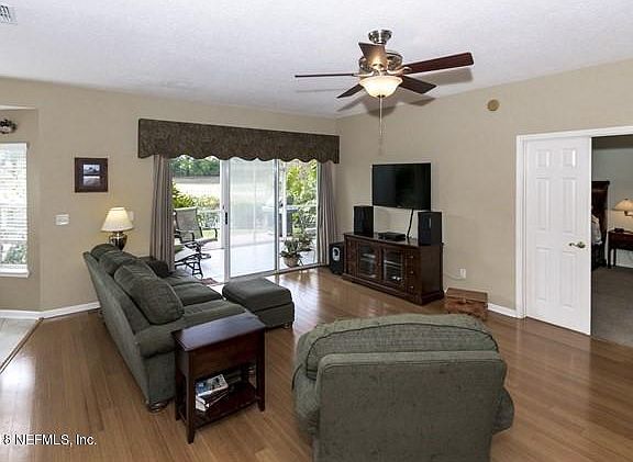 4th image of 3068 Santee Pl