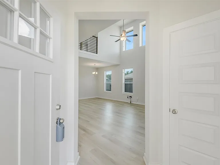 2734 Pheasant Hill Ct — Photo 4