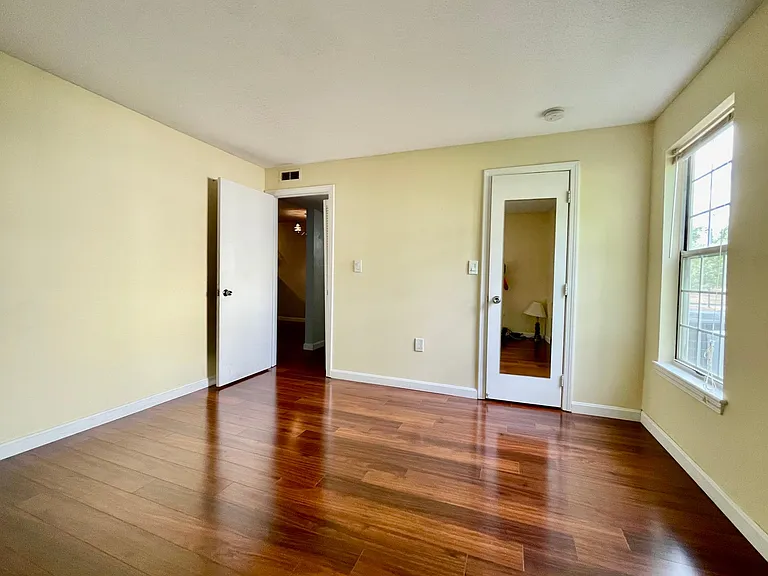 6 Squire Ct #2 — Photo 16