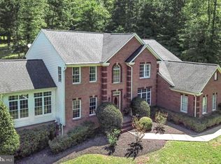 7165 Dudie Rd, Marshall, VA 20115
