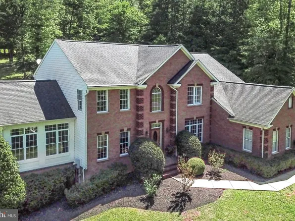 7165 Dudie Rd, Marshall, VA 20115