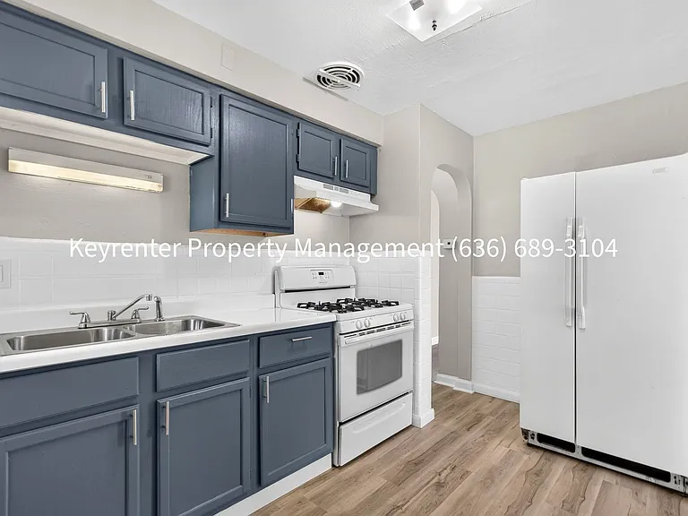 6317 Abbott Dr — Photo 3