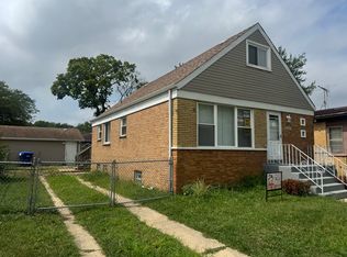 13958 Betty Ln, Blue Island, IL 60406