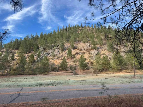 13604 N River Bluff Ln, Spokane, WA 99208