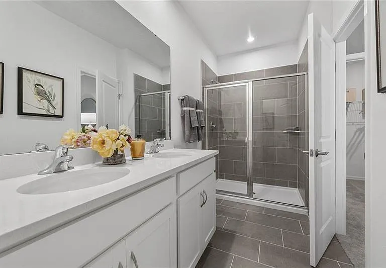 628 Devon Aly — Photo 9