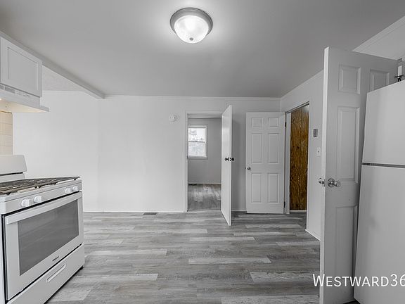 2nd image of 4901 Magoun Ave APT 1R