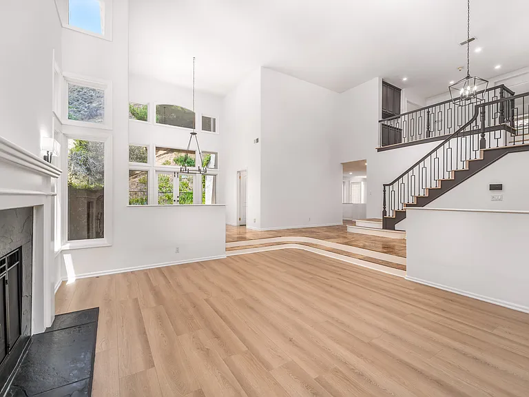 24961 Alicante Dr — Photo 9