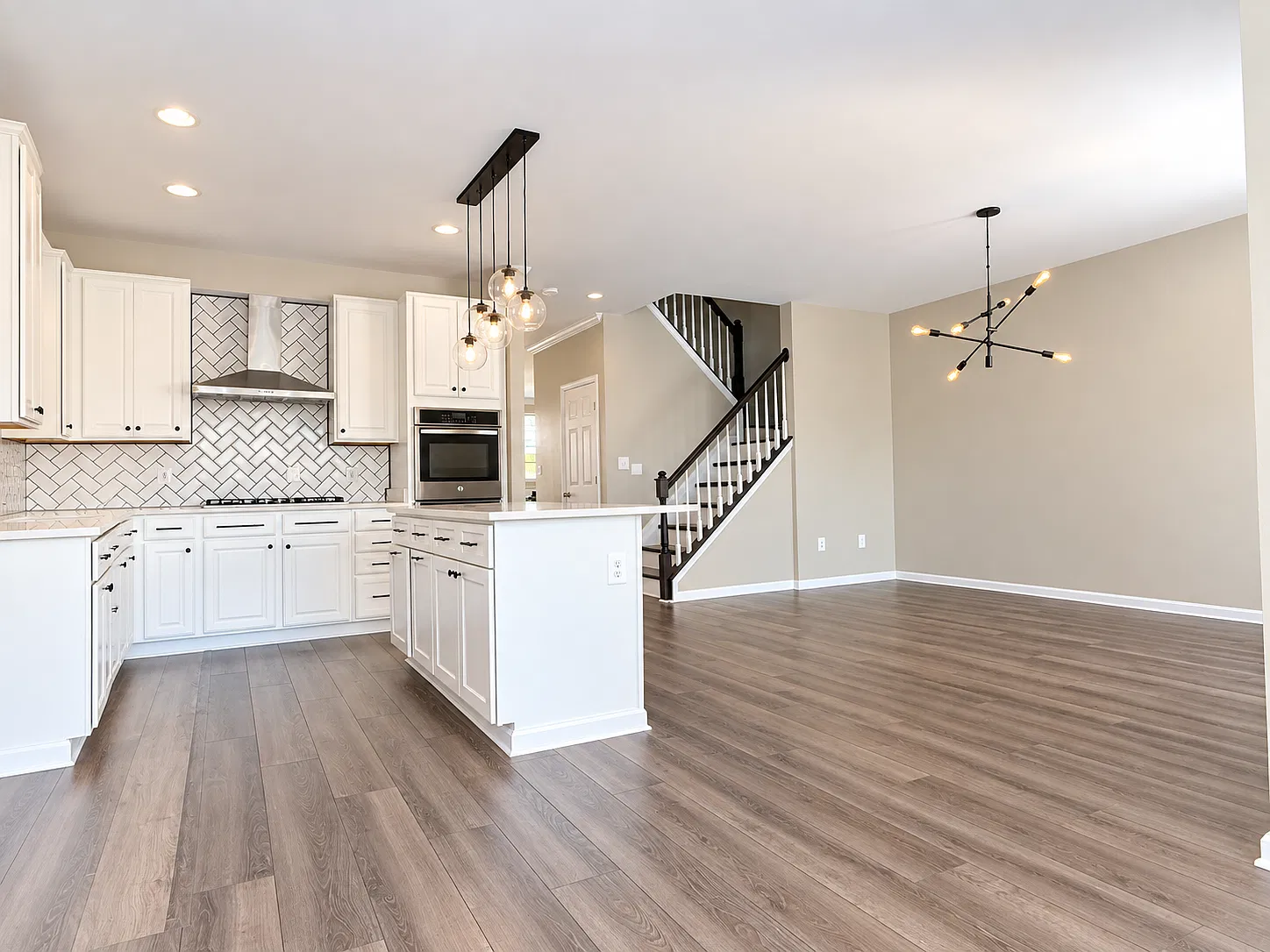 3 bed, 3.5 bath, 2160 sqft, $4,250 — Photo 3