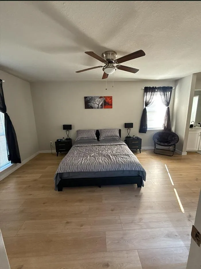 4 bed, 2.0 bath, 2092 sqft, $1,139 — Photo 1