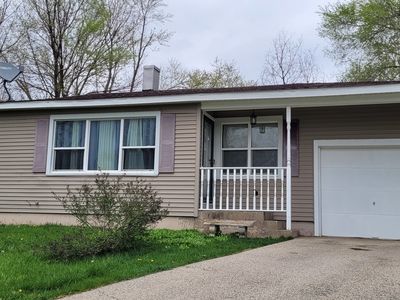 1108 Sycamore St, Lake In The Hills, IL, 60156