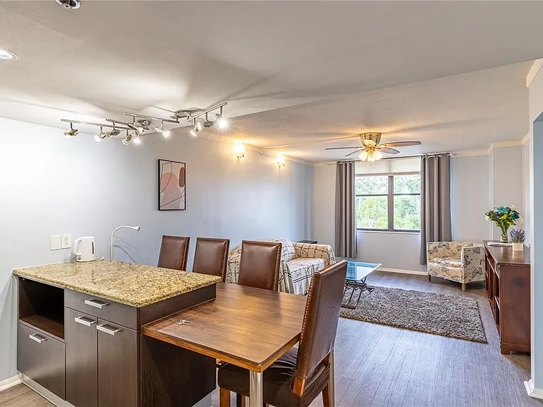 701 S Madison Ave #401 — Photo 14