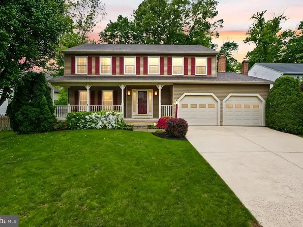 169 Applegate Dr, Sterling, VA 20164
