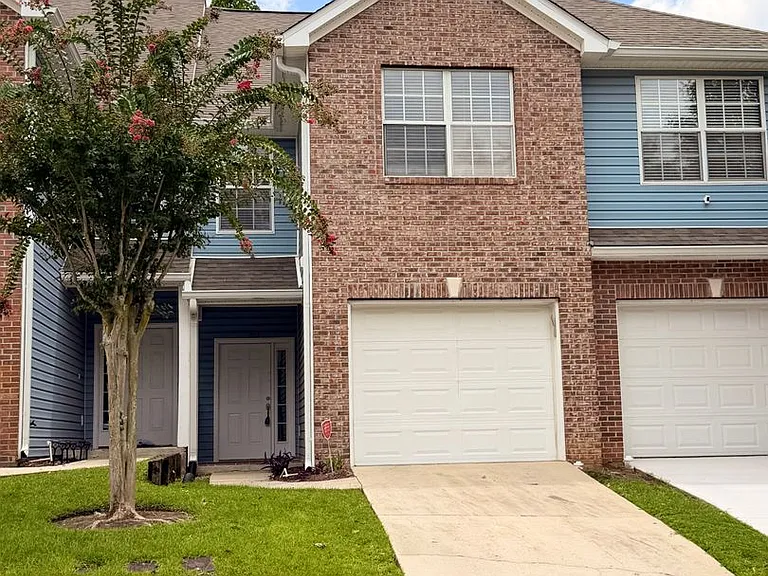 1320 Hendrix Rd #207 — Photo 1