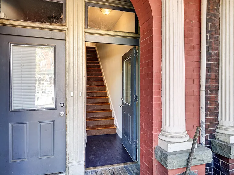 802 W Clay St #A — Photo 5