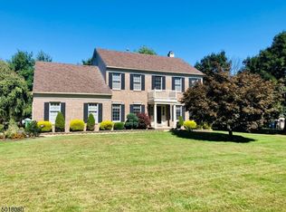 3 Glen Eagles Rd, Washington, NJ 07882