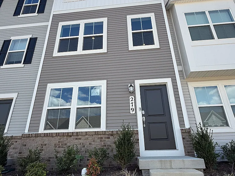 279 Sandy Bottom Cir — Photo 3